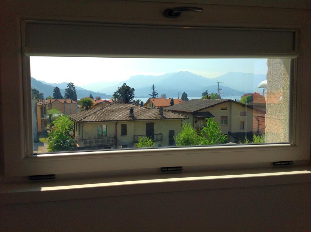 Casa Robilio Lägenhet Maccagno Exteriör bild