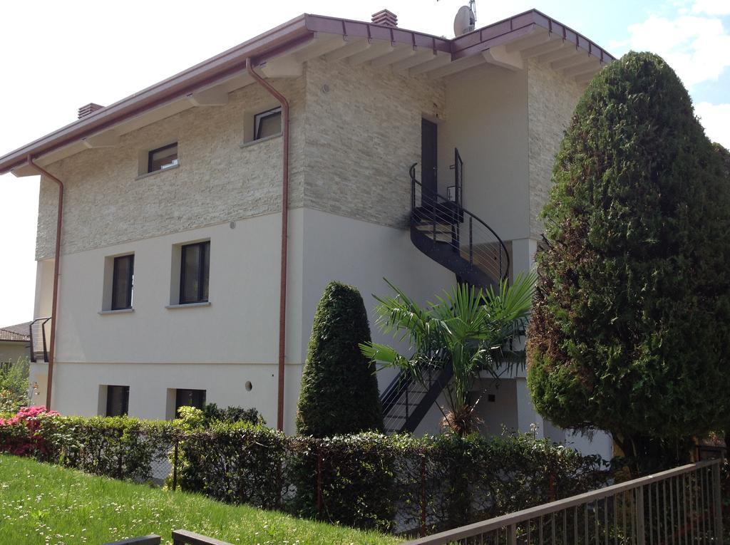 Casa Robilio Lägenhet Maccagno Exteriör bild